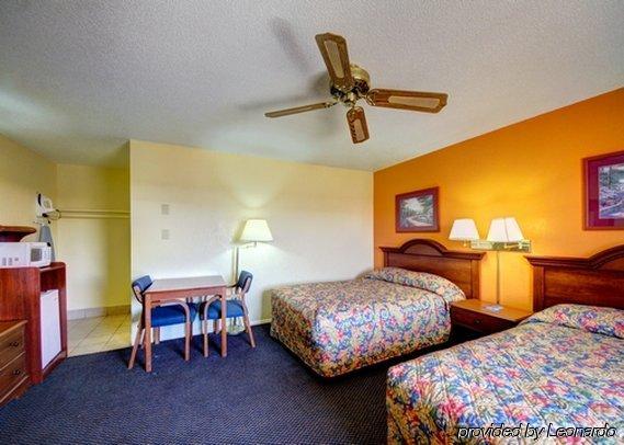 Rodeway Inn Perry Bagian luar foto