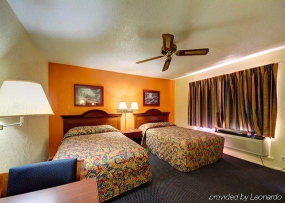 Rodeway Inn Perry Bagian luar foto