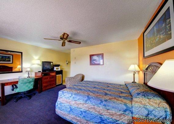 Rodeway Inn Perry Bagian luar foto